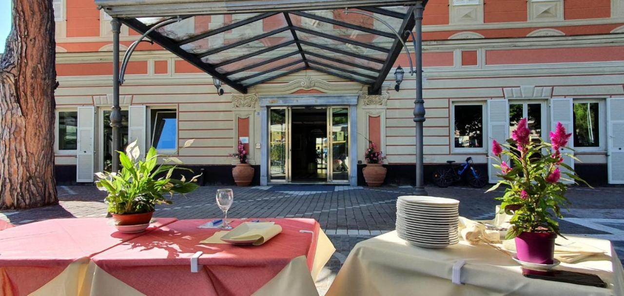 Hotel Sud Est By Fam Rossetti Lavagna Esterno foto
