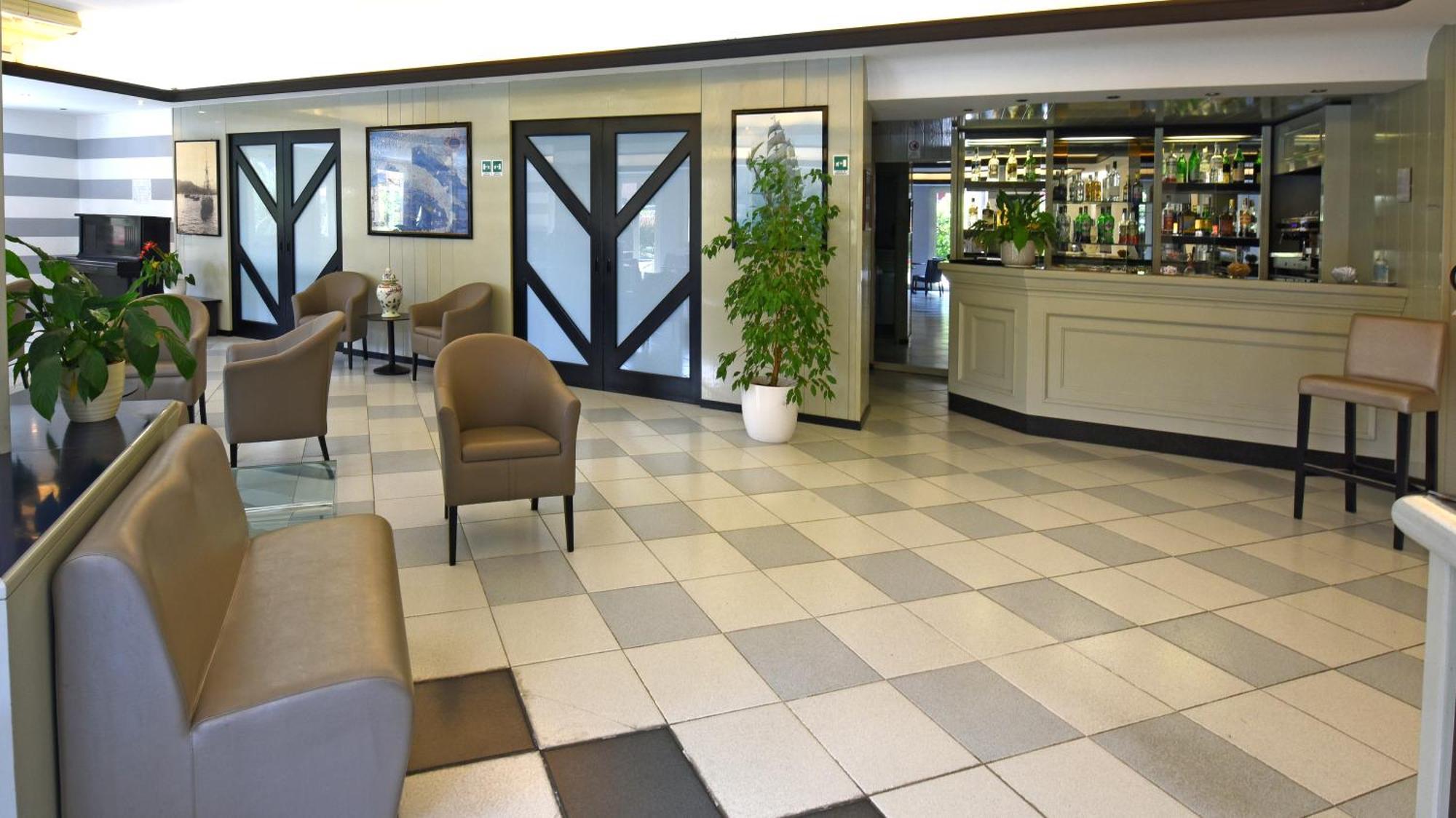 Hotel Sud Est By Fam Rossetti Lavagna Esterno foto