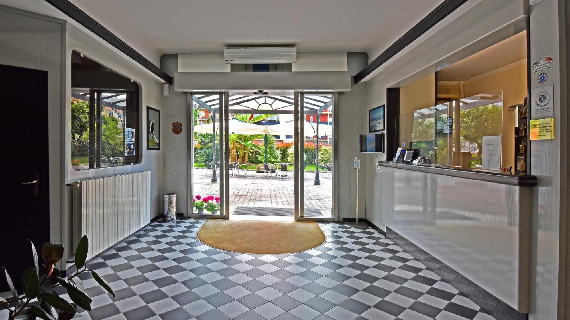Hotel Sud Est By Fam Rossetti Lavagna Esterno foto