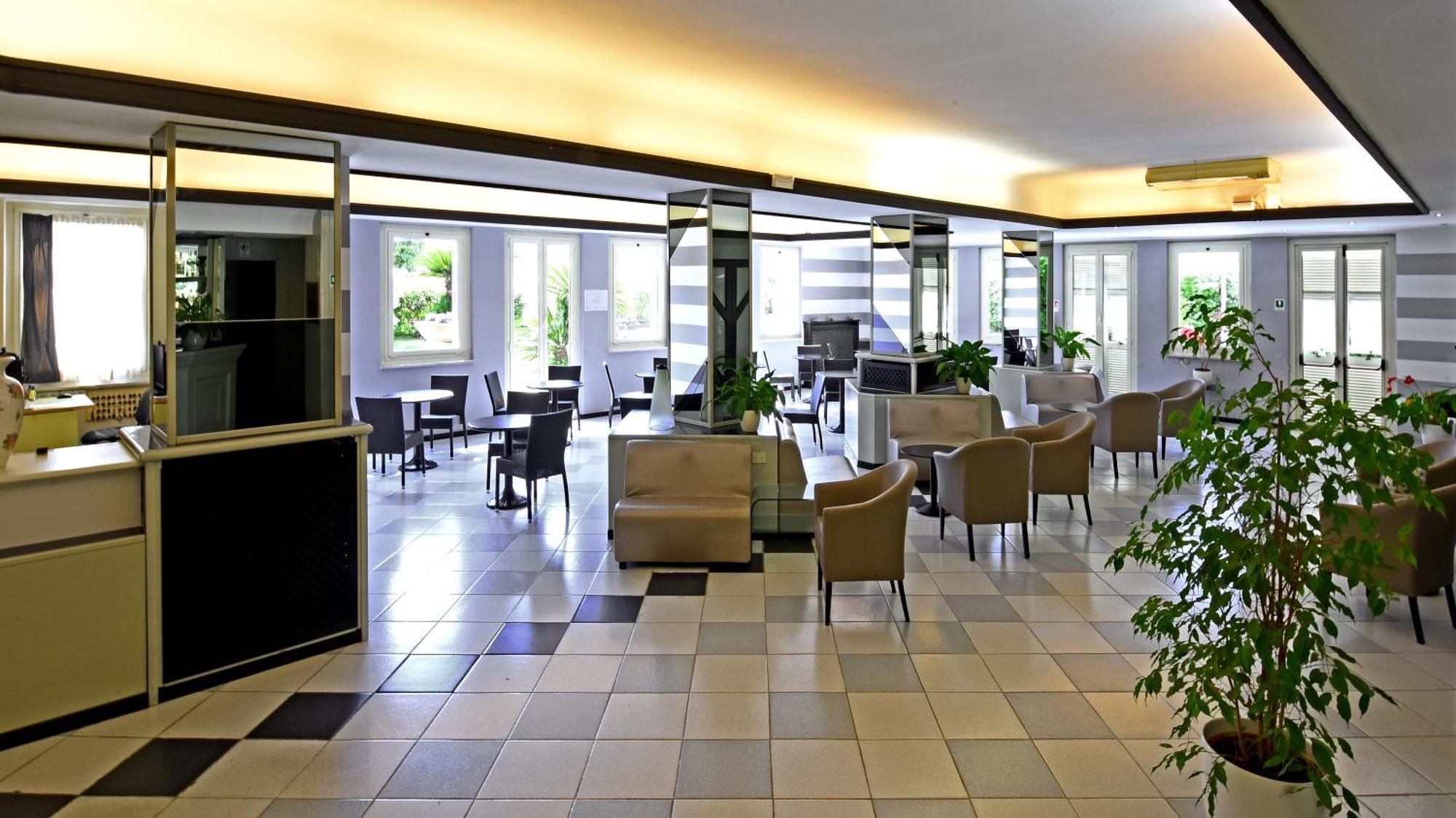 Hotel Sud Est By Fam Rossetti Lavagna Esterno foto