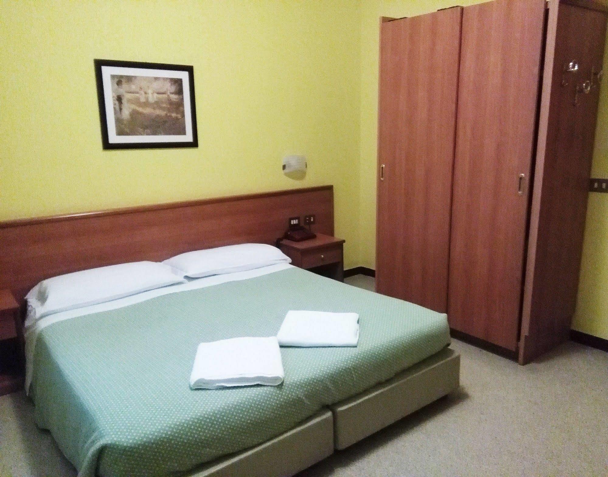 Hotel Sud Est By Fam Rossetti Lavagna Esterno foto
